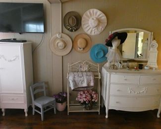 Shabby chic furniture