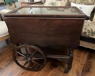 Vintage tea cart manufactured in 1939. Very good condition.