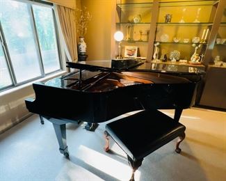 $2,200
WM KNABE & CO. EBONY POLISHED BABY GRAND PIANO
Model 610
58”W x 75”L x 39”H