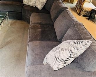 $2,600
JONATHAN LOUIS ZEPHYR COLLECTION LARGE GRAY SECTIONAL COUCH
RETAIL $4,600
ONLY 2 YEARS OLD
RIGHT SIDE
164”L x 40”D x 36”H
LEFT SIDE
126”L x 40”D x 36”H
THIS UNIT IS MODULAR
PIECES CAN BE MOVED TO ACCOMMODATE THE SPACE