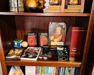 COLLECTIBLES / BOOKENDS / BOOKS