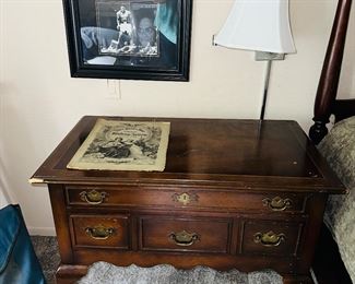 $10
WOODEN CHEST WITH DRAWERS
(SIGNIFICANT WEAR/ CHIPPED CORNER)