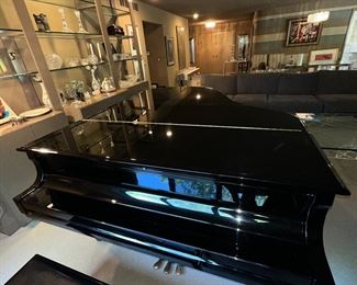 $2,200
WM KNABE & CO. EBONY POLISHED BABY GRAND PIANO
Model 610
58”W x 75”L x 39”H