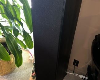 $350 PAIR KLIPSCH SPEAKERS MODEL R-820F