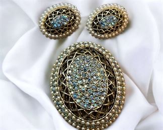 HAR or Hargo Marked Brooch Clip Earrings