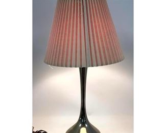 Lot 1377 Laurel Tulip Base Table Lamp. 