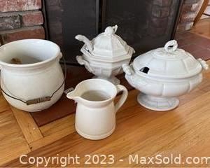 wwhite soup tureens and more1441 t