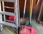 wwerner ladder aluminum 6ft tall3471 t