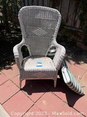 wwhite wicker patio chair with cushion3231 t