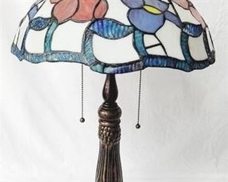 81 - Stained glass table lamp - 28.5"
