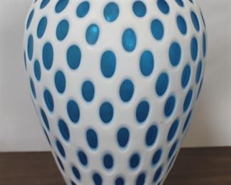415 - Chelsea House cased glass 15" vase
