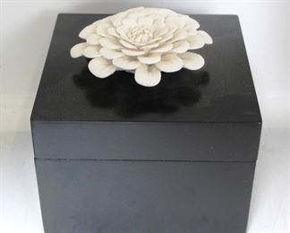 445 - Chelsea House storage box 5 x 7 x 7
