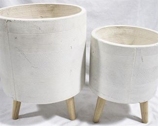3137 - Pair of White UMA Planters 12.5" x 16"
