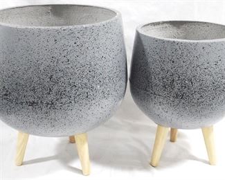 3156 - Pair of Gray Speckled UMA Planters Chips on top 17" x 14"
