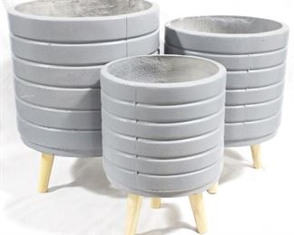 3158 - 3 pc. Set of Gray UMA Planters Chips on top 18" x 14.25"
