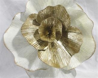 3266 - White/Gold Three Hands Metal Flower Wall Hanging 14" round
