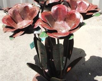 7011 - Metal Flower Sculpture 14" tall
