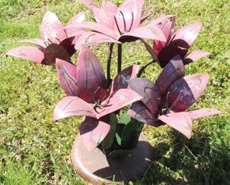 7082 - Metal Flower Garden Sculpture 14" tall
