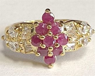 32w - Gold-tone Costume Ring Sz 4
