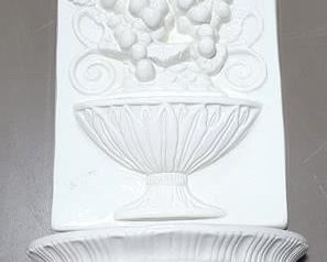 721 - Ceramic 2 part wall urn - 21 x 9
