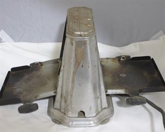 2883 - Antique Toaster - AS IS/untested 9" x 9" x 5"
