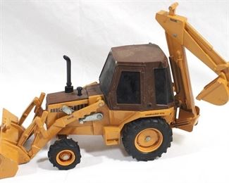 3008 - Ertl Case 580E Tractor Die-cast metal/plastic
