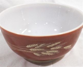 3023 - Pyrex Mixing Bowl 8.75" round
