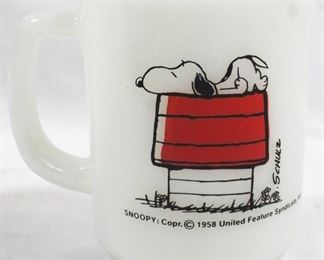 3030 - Snoopy Milk Glass Mug 4" tall
