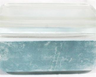 3046 - Vintage Refrigerator Dish with Lid 6.5" x 4" x 4"
