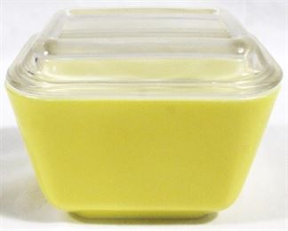 3047 - Vintage Refrigerator Dish with Lid 4" x 3.5" x 3.5"
