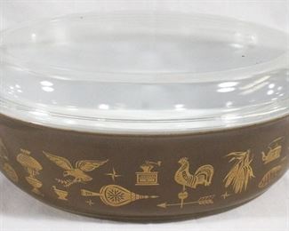 3054 - Pyrex Serving Dish with Lid 12.5" x 8.5"
