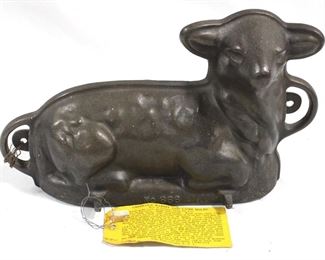 3120 - Griswold Lamb Cake Mold 12" x 8"
