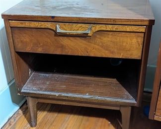 MCM Nightstand - has matching dresser 
