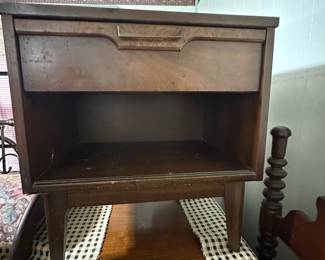 MCM Nightstand - has matching dresser 