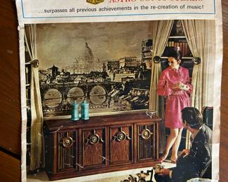 1970 Magnavox AM/FM, turntable console. Tested/Working