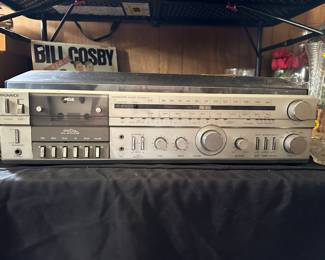 Tested & working vintage Magnavox turntable/AM/FM/Cassette player