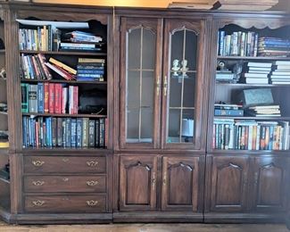 Deluxe wall bookcases and hutch