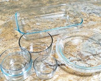 Pyrex bakeware