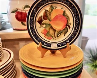 Oneida Petal Dinner Plates