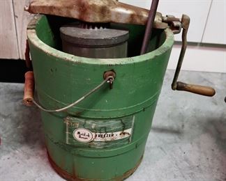 Vintage Ice Cream Bucker/