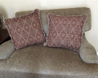 Bernhardt upholstered loveseat