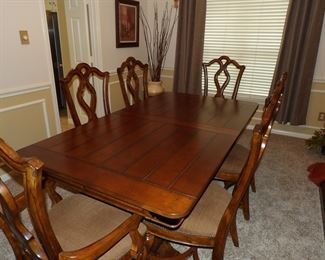 Legacy Classic dining room table