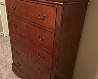 Solid wood 5 drawer dresser