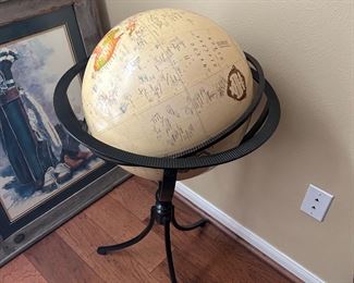 Stand globe
