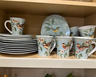 Bird themed dishes