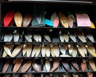 Rare shuttle collection of various materials like mother of pearl, bone, antique pewter, rosewood, Bakelite, shell, Burl wood and more