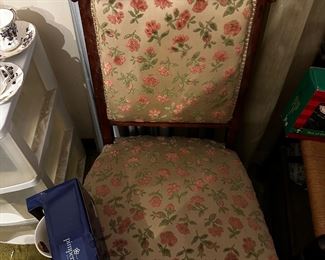 Chair to set of matching chair and sitee