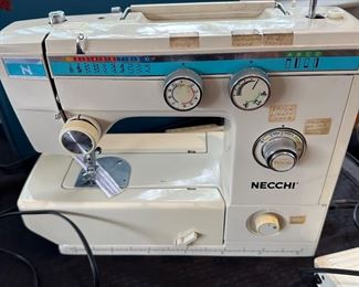 Neccni sewing machine