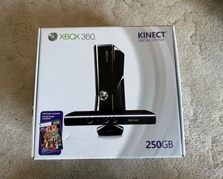 XBOX 360 KINECT CONSOLE