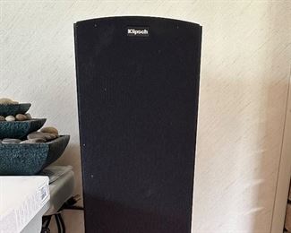 KLIPSCH SURROUND SOUND SPEAKER SET